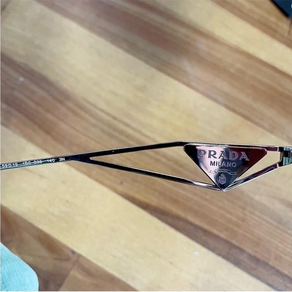 NWOT Prada – Cat Eye Sunglasses Triangle Logo – Silver Purple Gradient – Sz OS - Picture 12 of 13